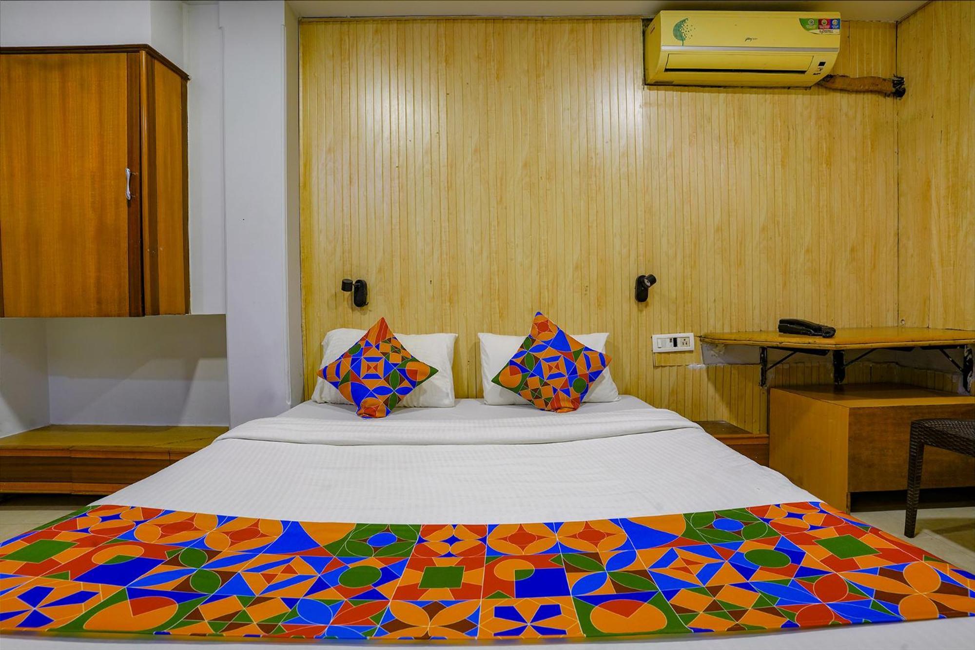 Fabexpress Manas Residency Hotel Мумбай Екстериор снимка