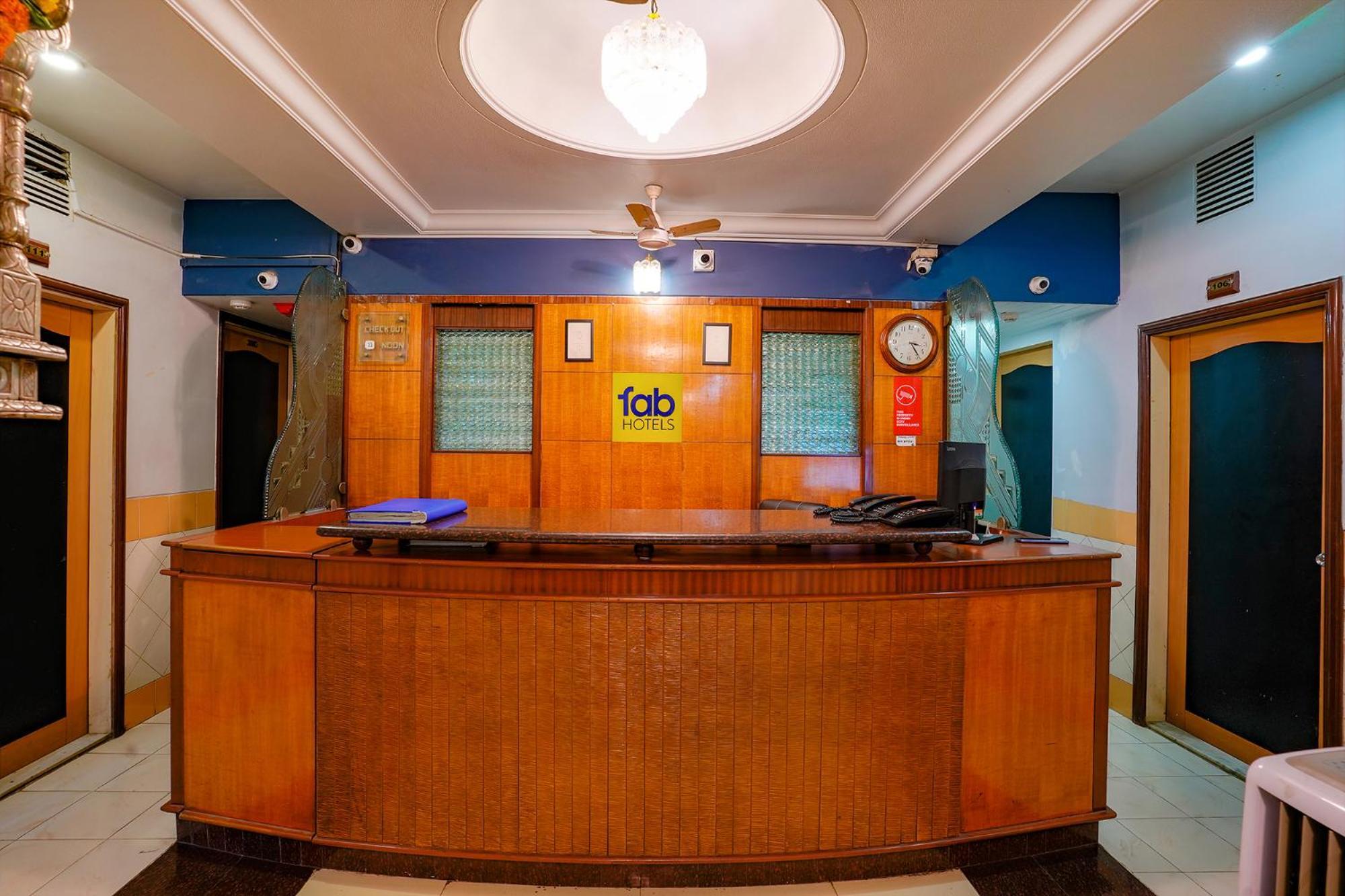 Fabexpress Manas Residency Hotel Мумбай Екстериор снимка