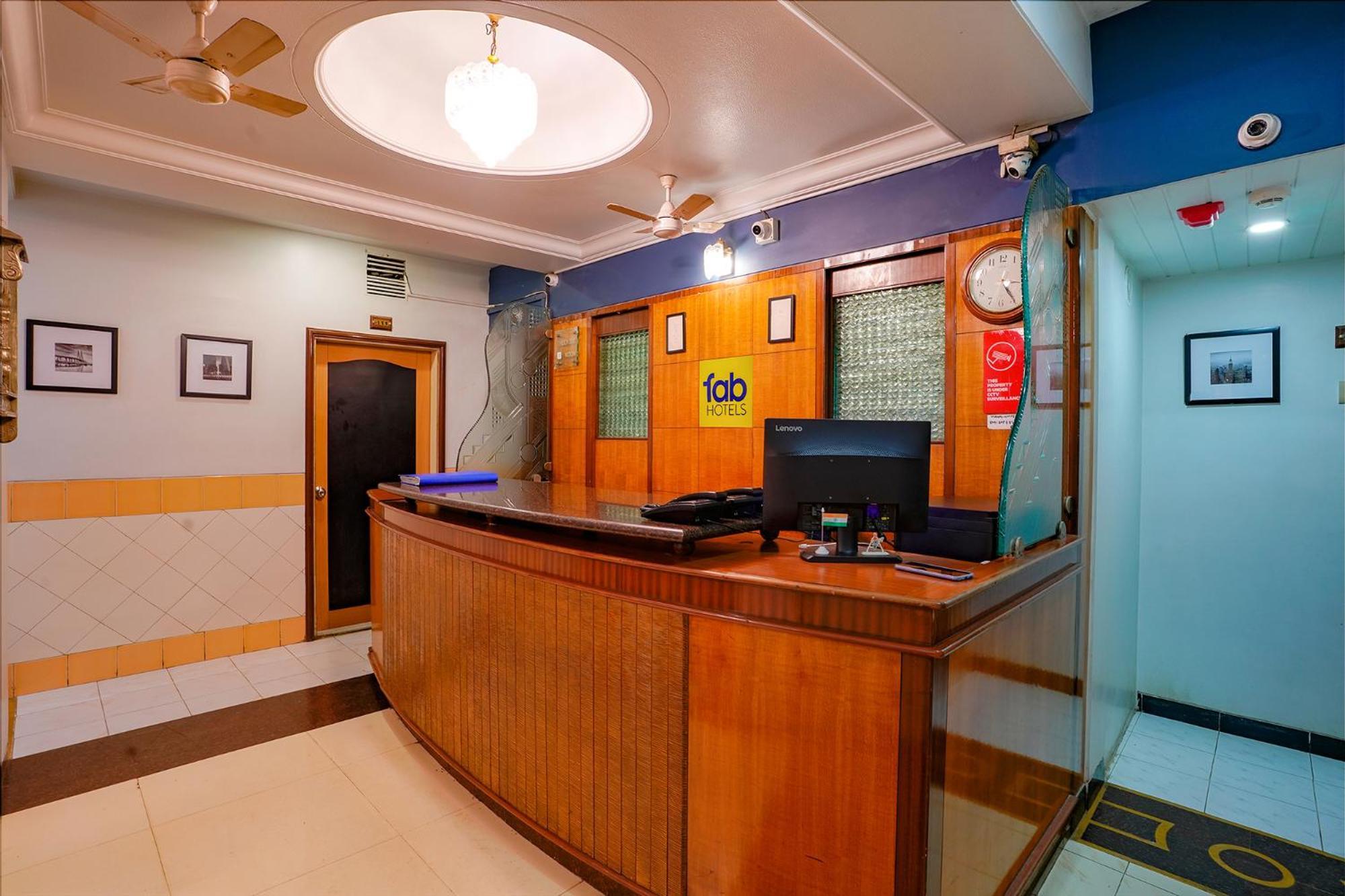 Fabexpress Manas Residency Hotel Мумбай Екстериор снимка
