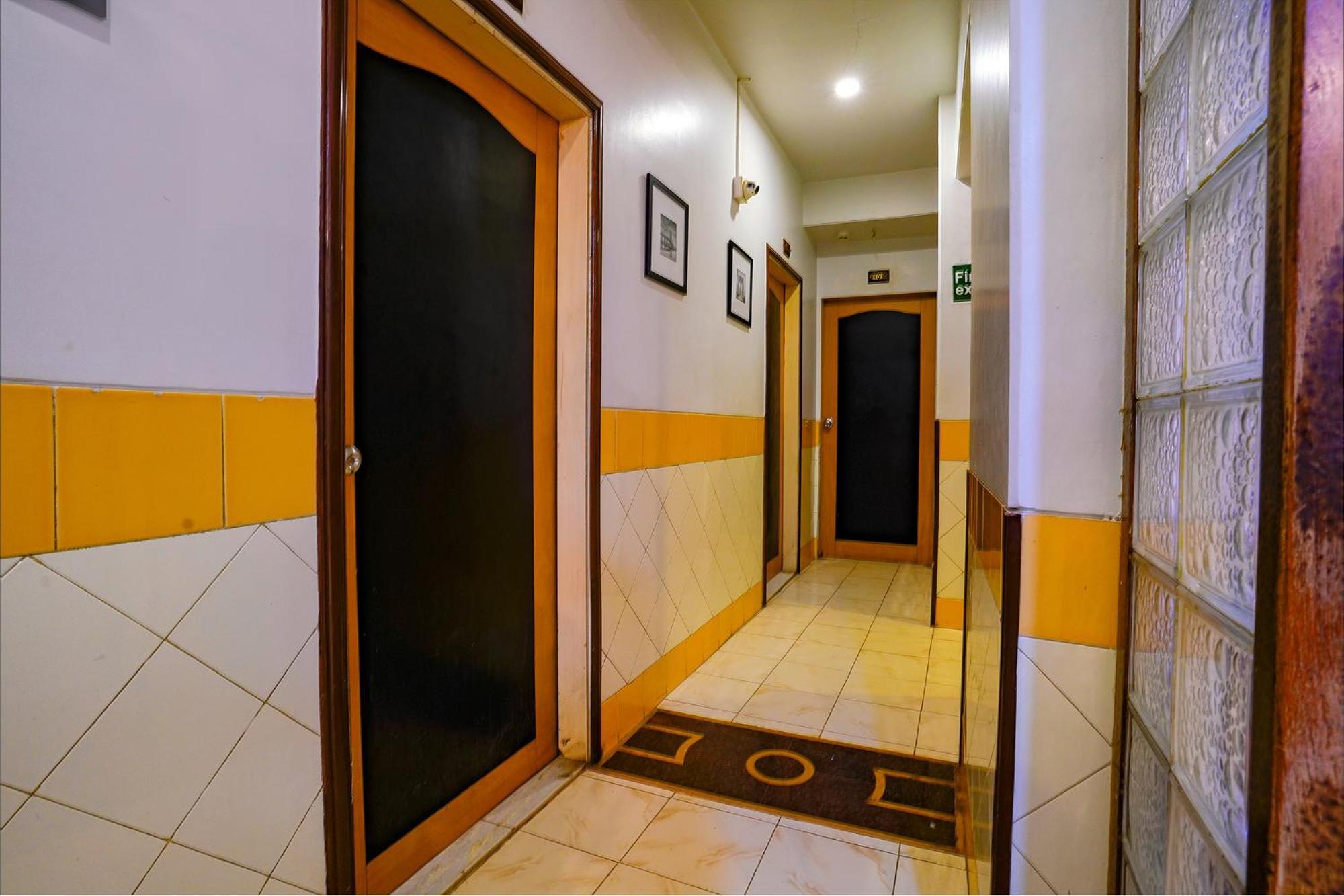 Fabexpress Manas Residency Hotel Мумбай Екстериор снимка