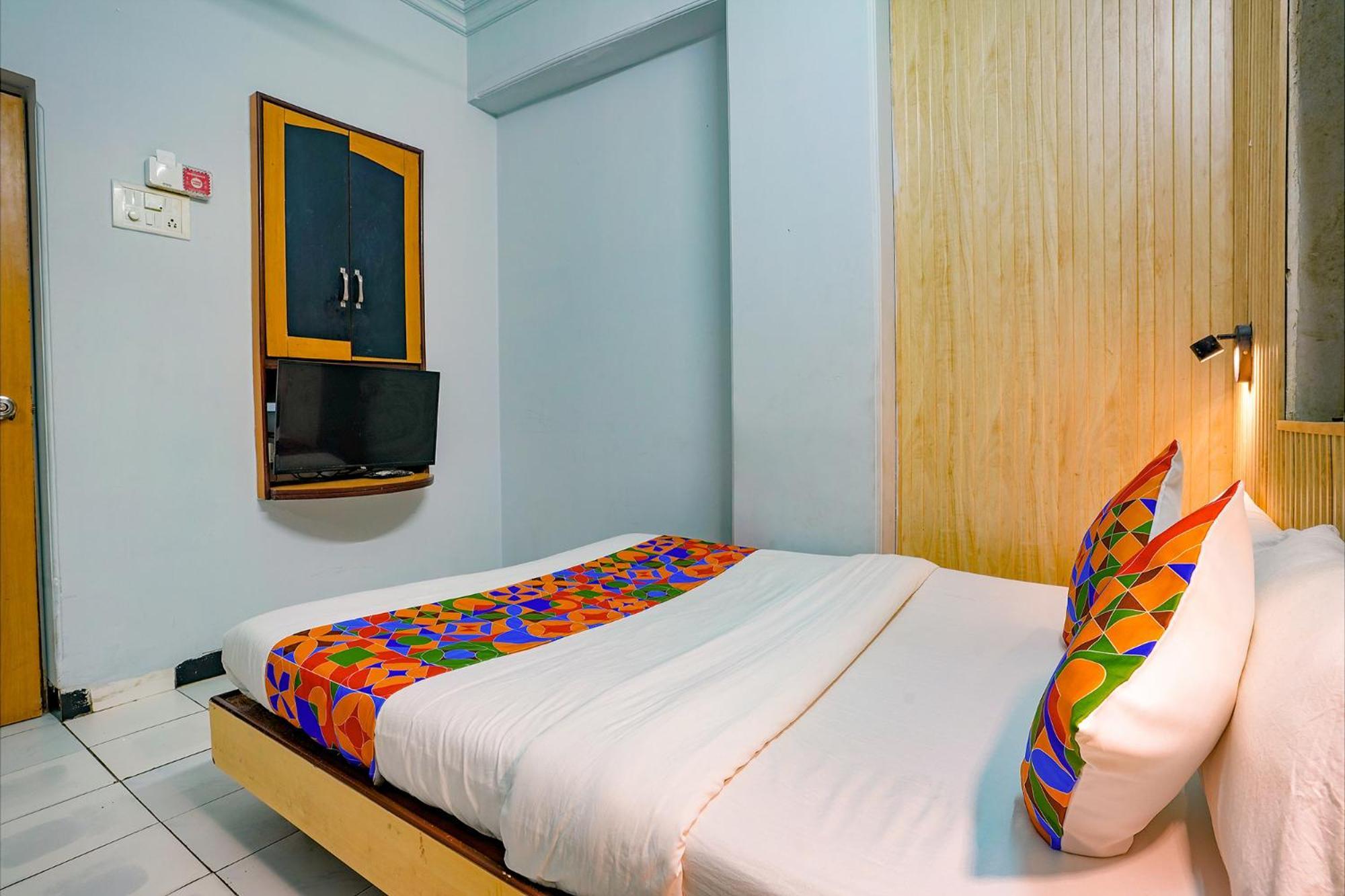 Fabexpress Manas Residency Hotel Мумбай Екстериор снимка