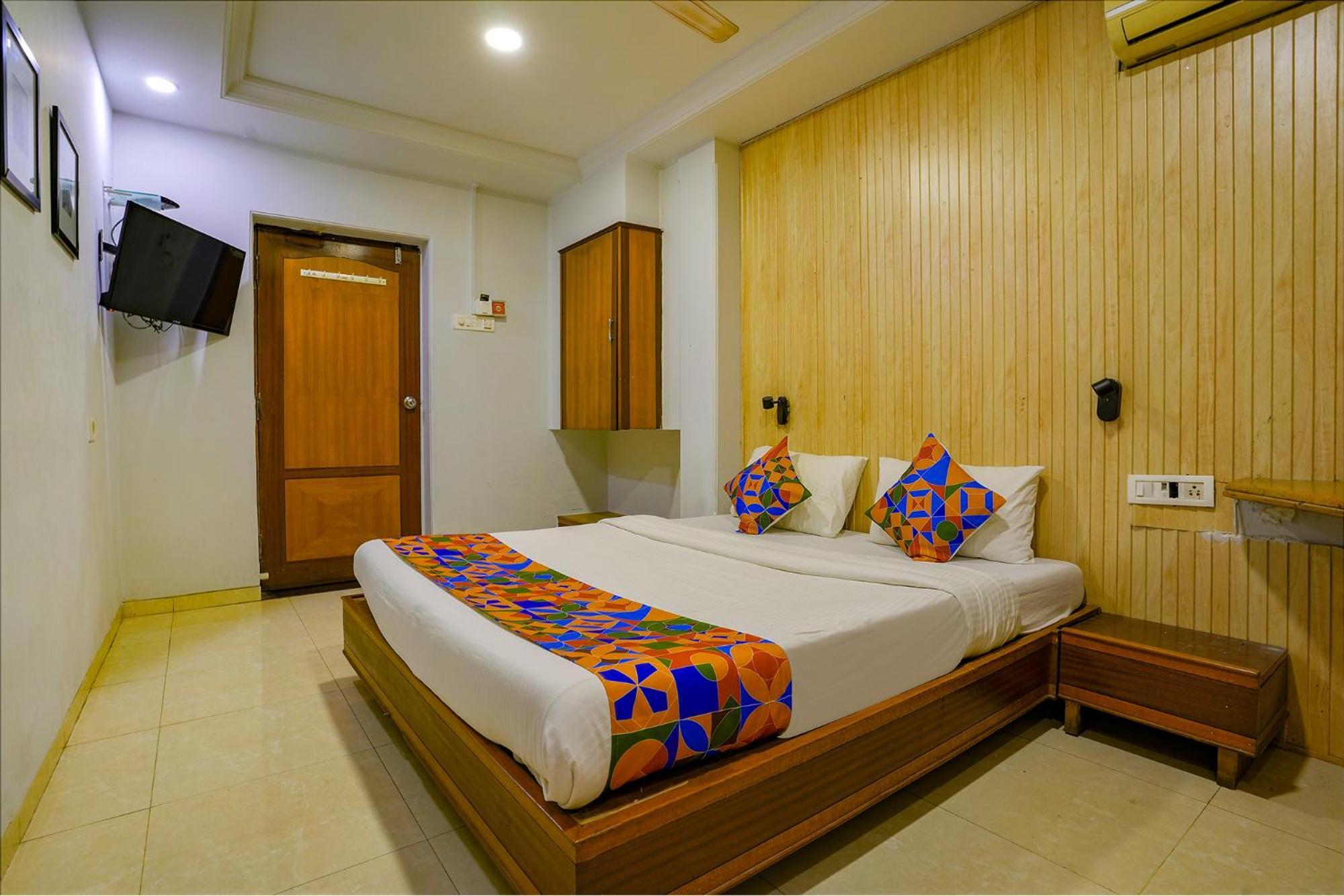 Fabexpress Manas Residency Hotel Мумбай Екстериор снимка