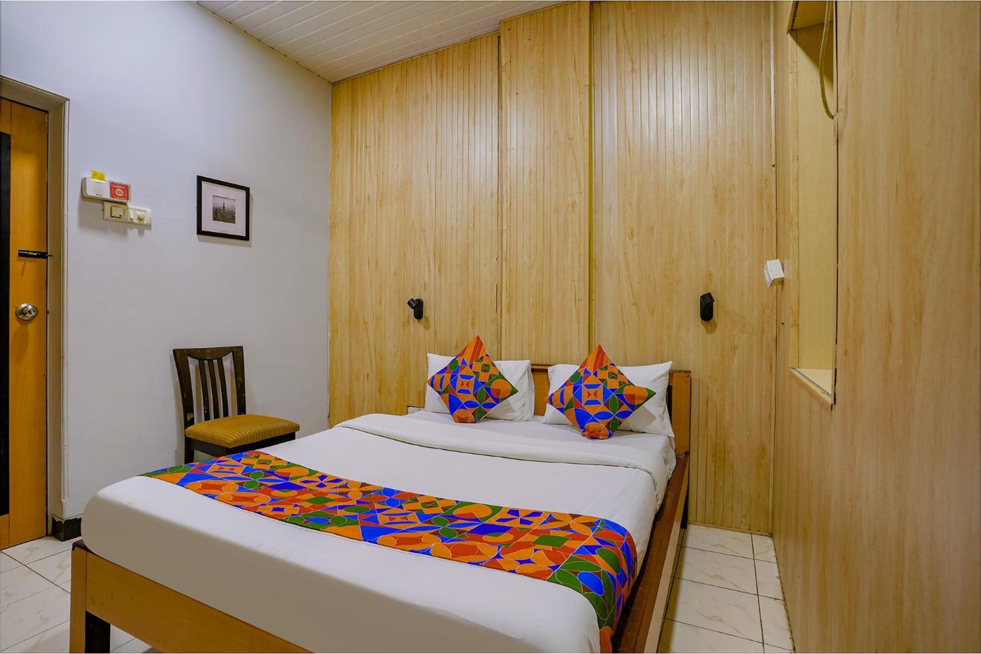 Fabexpress Manas Residency Hotel Мумбай Екстериор снимка