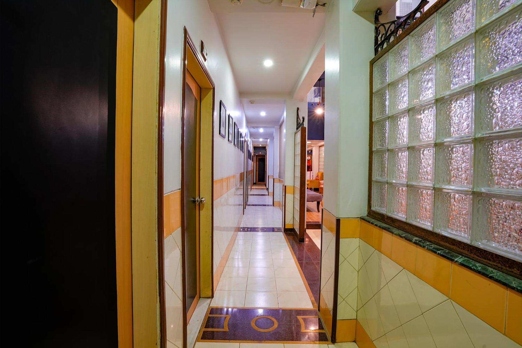 Fabexpress Manas Residency Hotel Мумбай Екстериор снимка