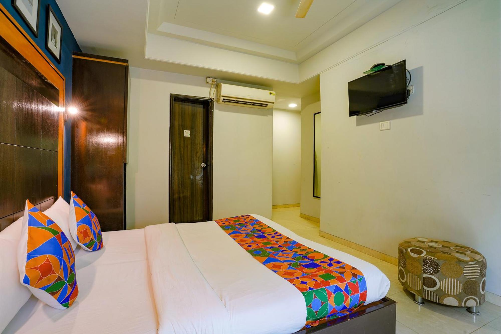Fabexpress Manas Residency Hotel Мумбай Екстериор снимка