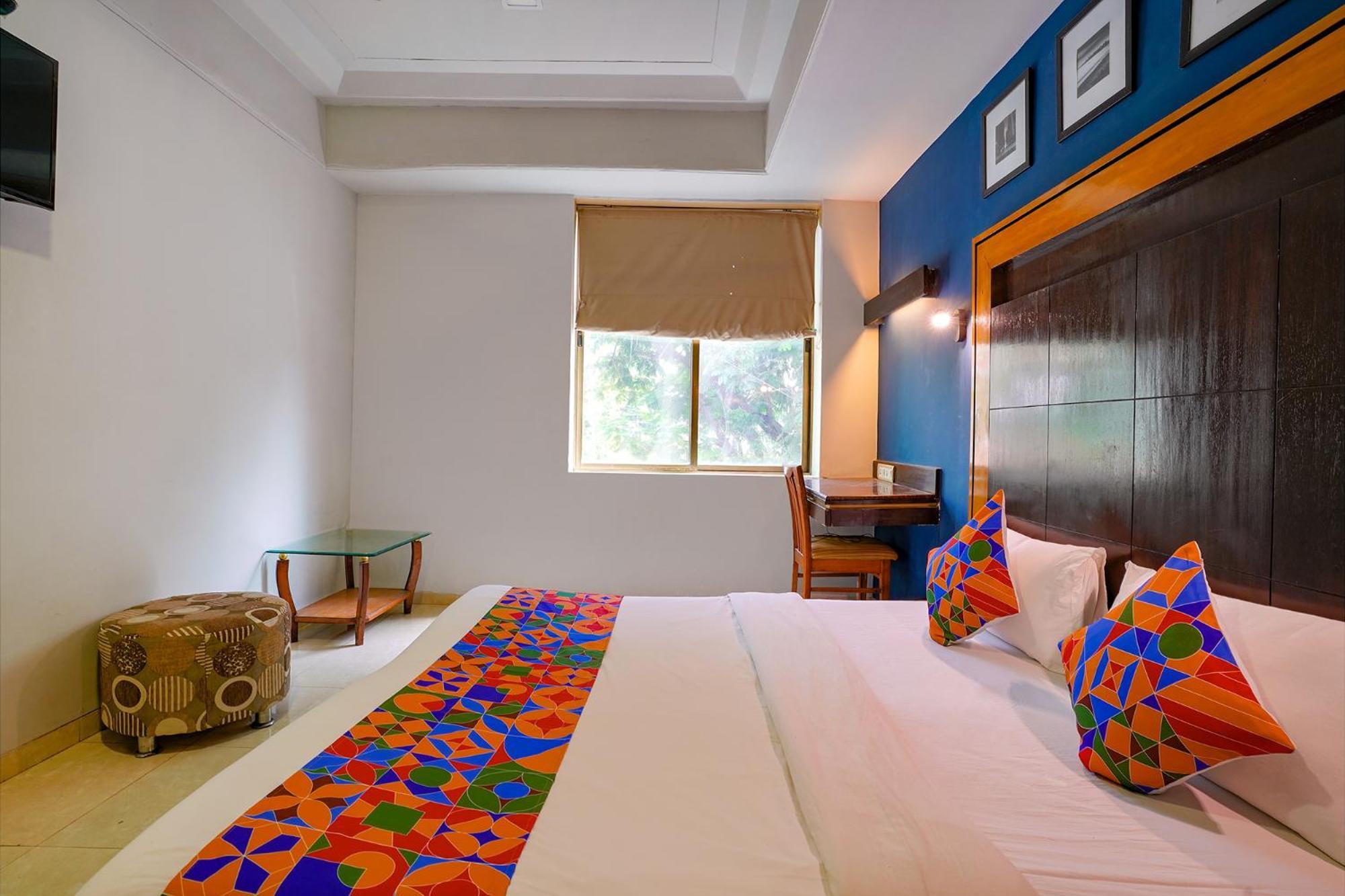 Fabexpress Manas Residency Hotel Мумбай Екстериор снимка
