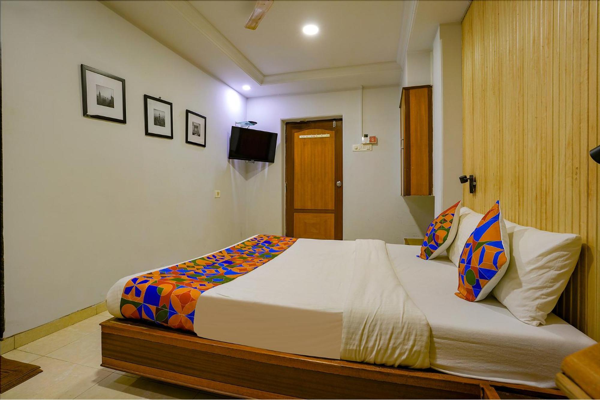 Fabexpress Manas Residency Hotel Мумбай Екстериор снимка