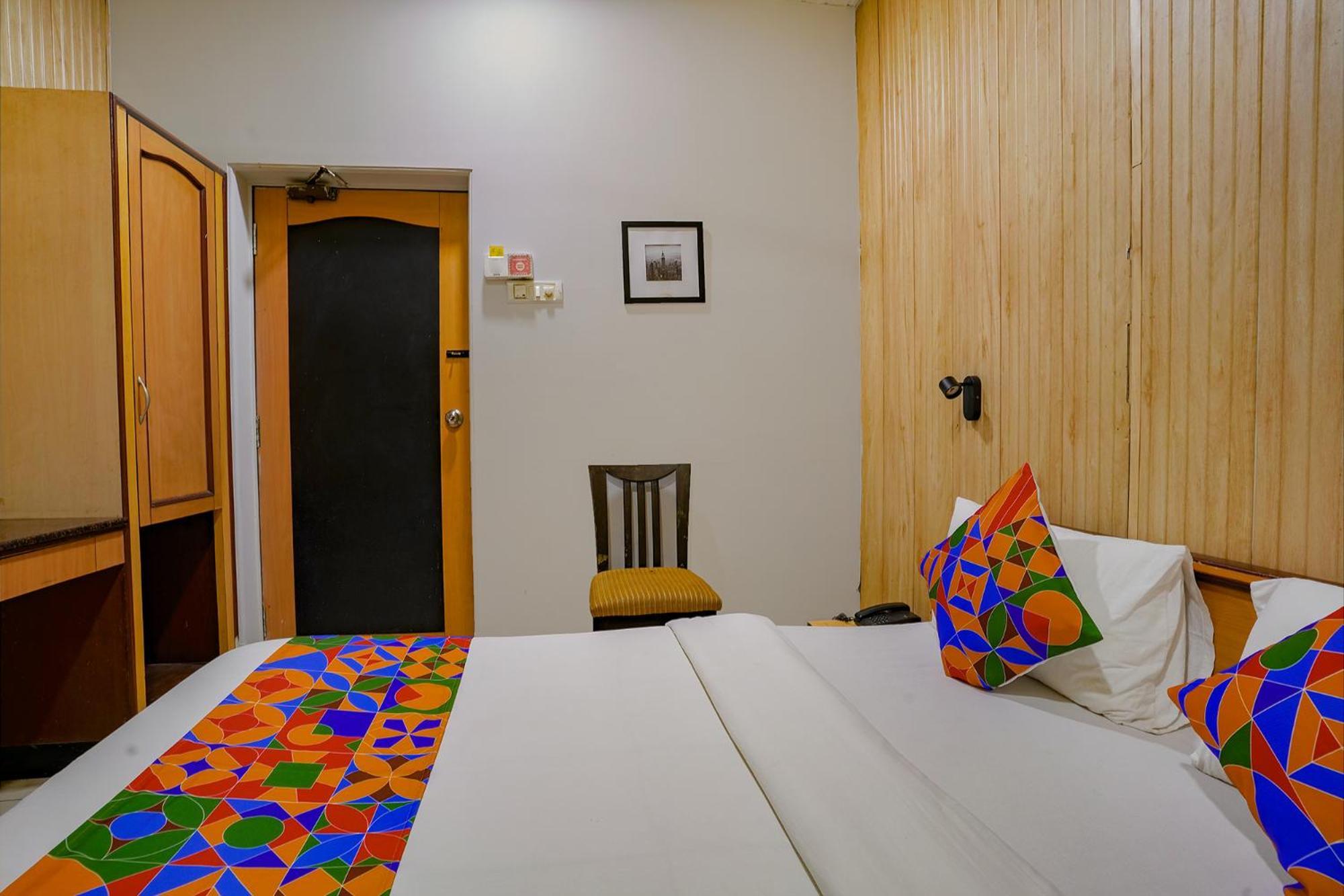 Fabexpress Manas Residency Hotel Мумбай Екстериор снимка