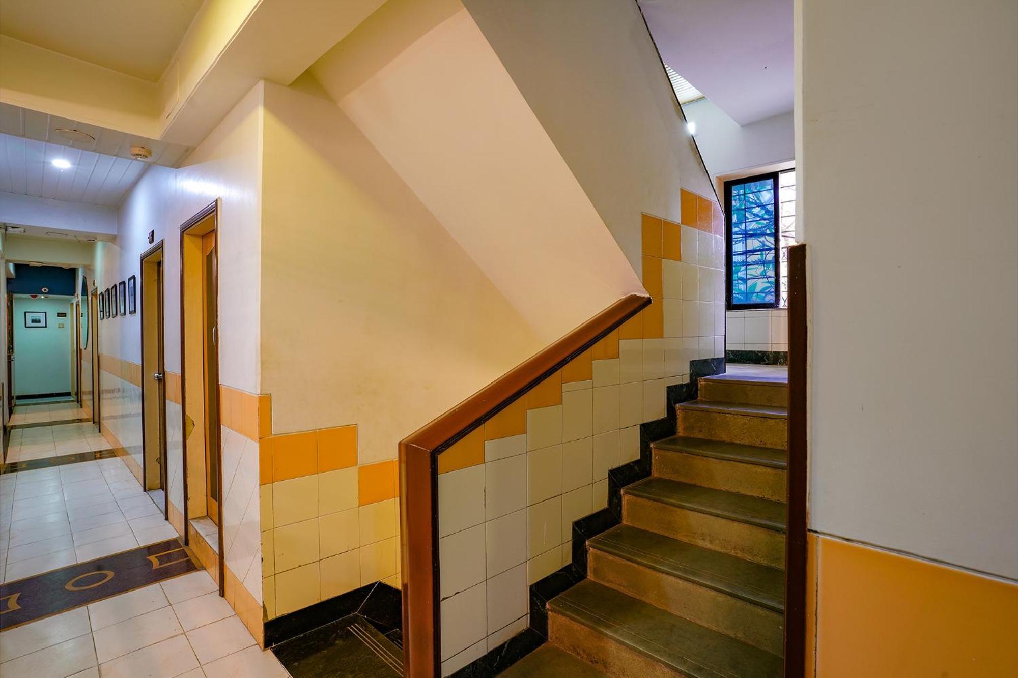 Fabexpress Manas Residency Hotel Мумбай Екстериор снимка