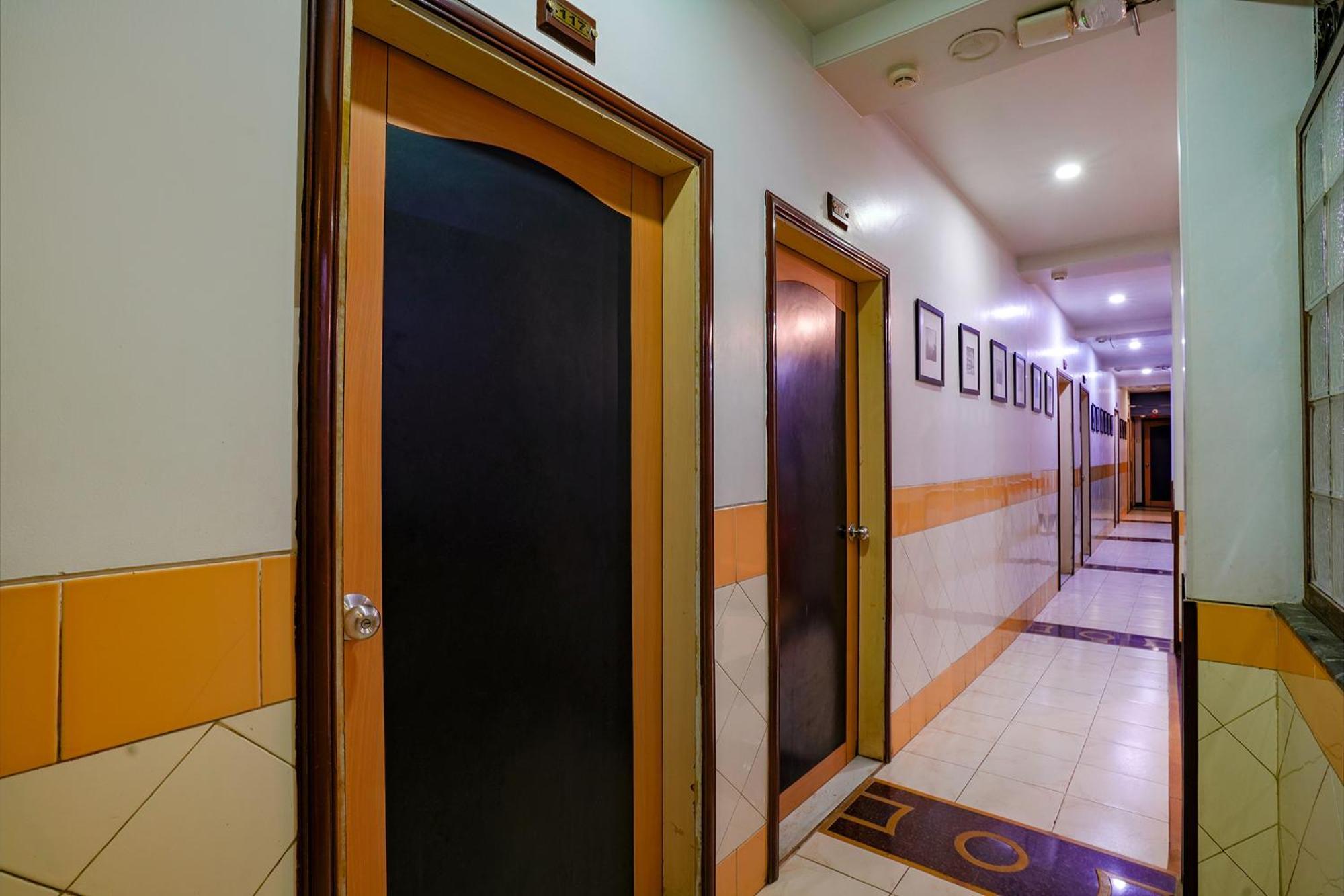 Fabexpress Manas Residency Hotel Мумбай Екстериор снимка